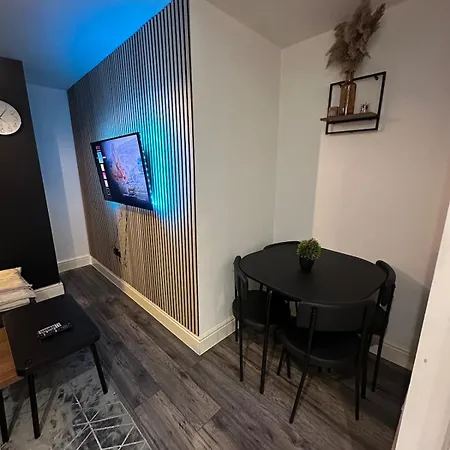 Queen House Stylish * Sheffield